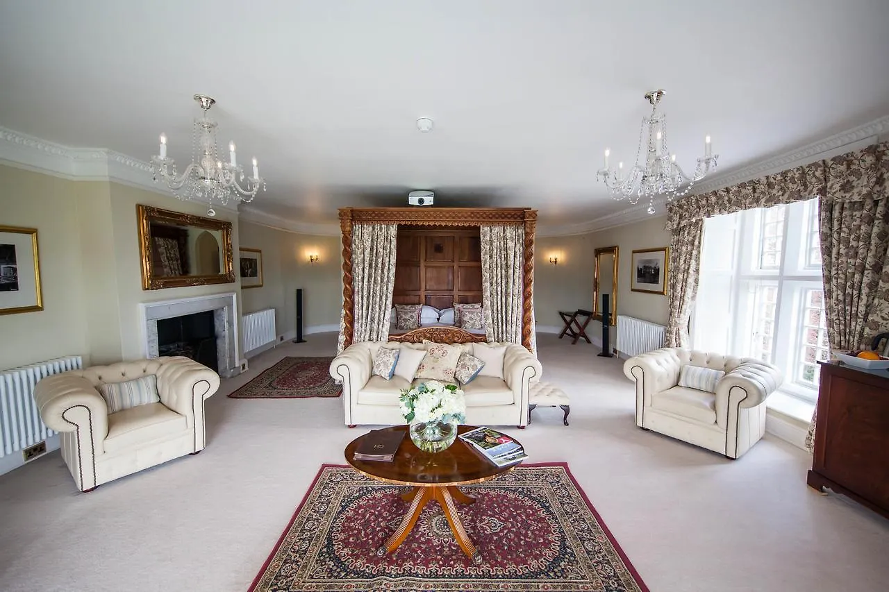 נארסבורו Goldsborough Hall